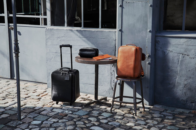 土屋鞄』初の革スーツケースを発売。新ラインナップ「トラベル」が始動
